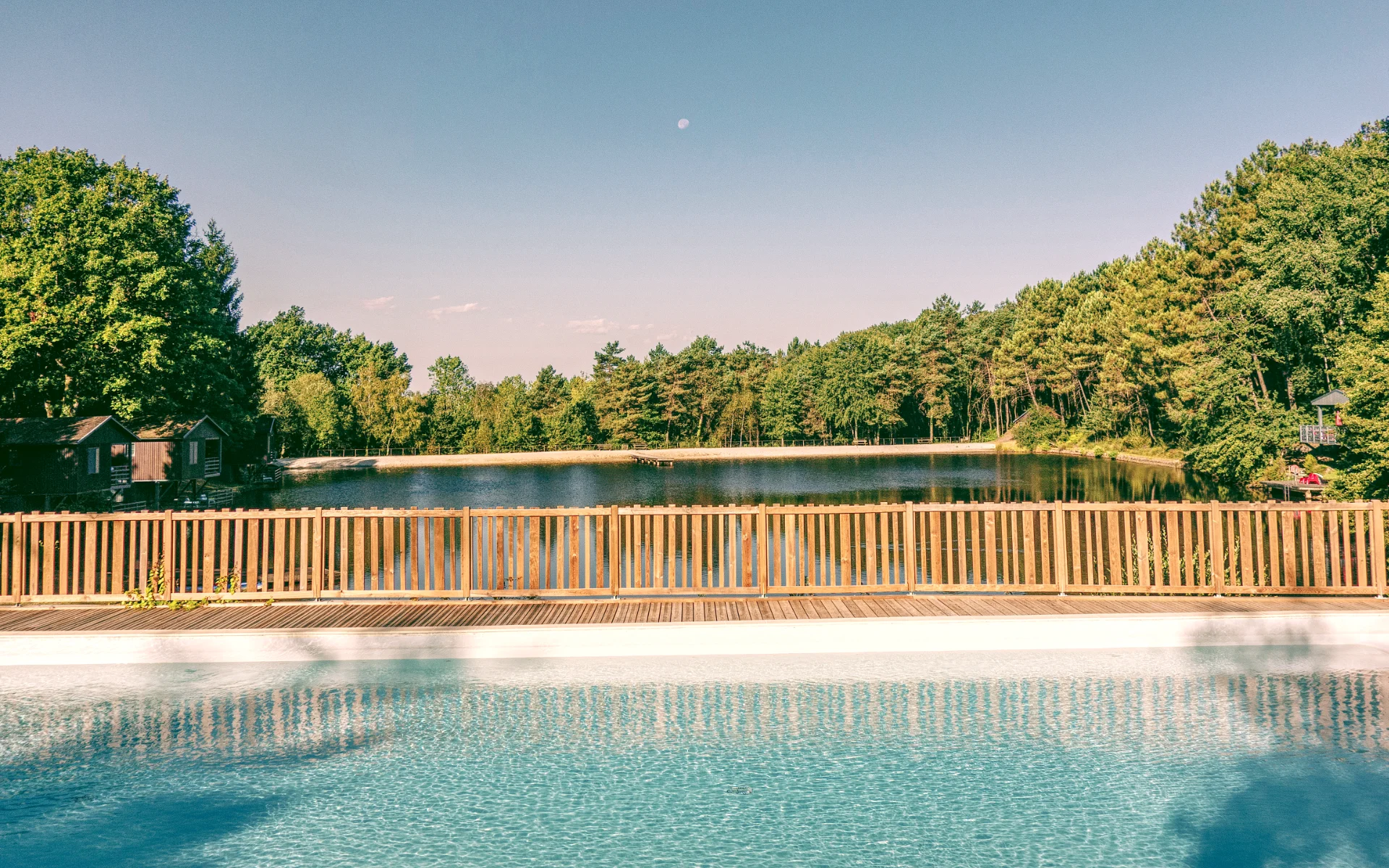 piscine et lac